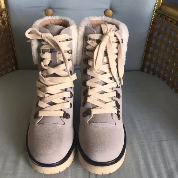 NWOT VICI light gray faux suede cream sherpa lug sole lace up ankle booties Sz 6 - Picture 4 of 13